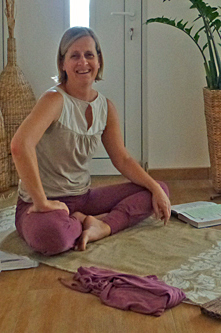 2013-10-petrayoga2.jpg